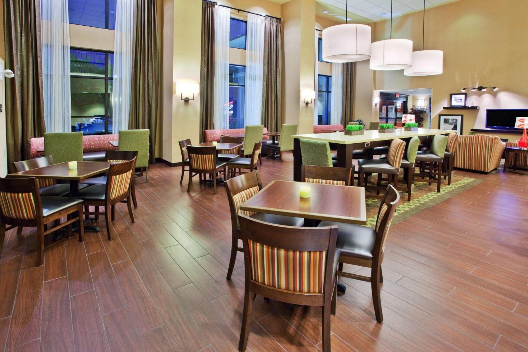 Hampton Inn & Suites Oxford-Anniston Restoran fotoğraf