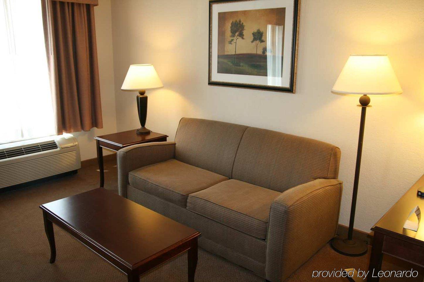 Hampton Inn & Suites Oxford-Anniston Oda fotoğraf