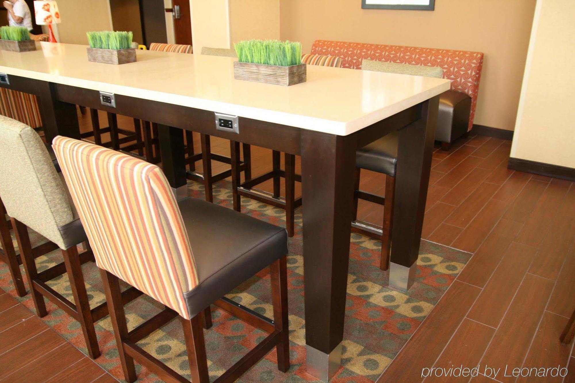 Hampton Inn & Suites Oxford-Anniston Oda fotoğraf
